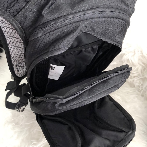 ful Hydration Multisport Pack - Picture 7 of 8